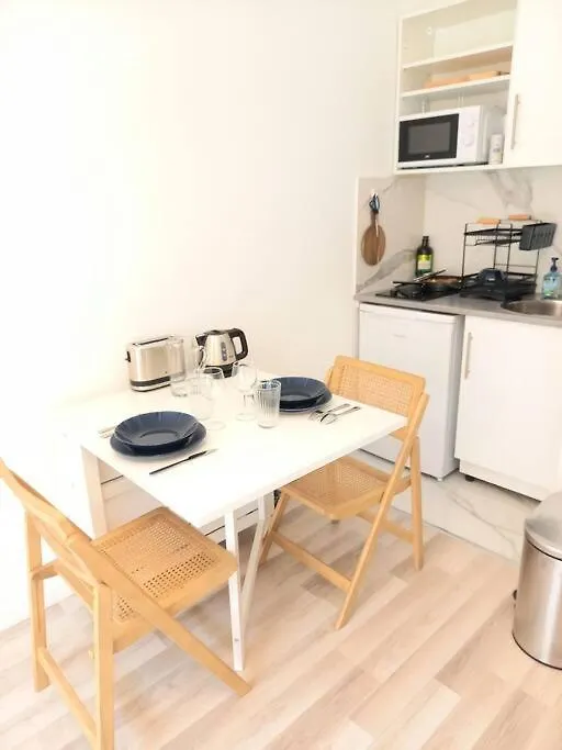 Tres Joli Studio A 150 M De La Mer Nice Apartment