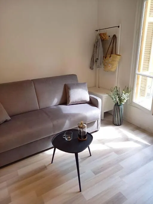 Tres Joli Studio A 150 M De La Mer Nice France